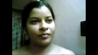 Big Boobs Sexy Indian Lady Showing Body - PORN.COM